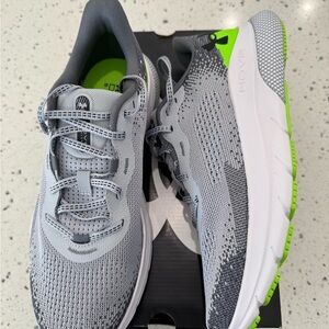 New mens sz 8.5 Under Armour Gray and Neon Green Athletic Shoes